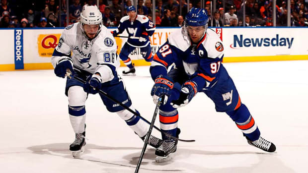 Kucherov-Tavares-Trautwig.jpg